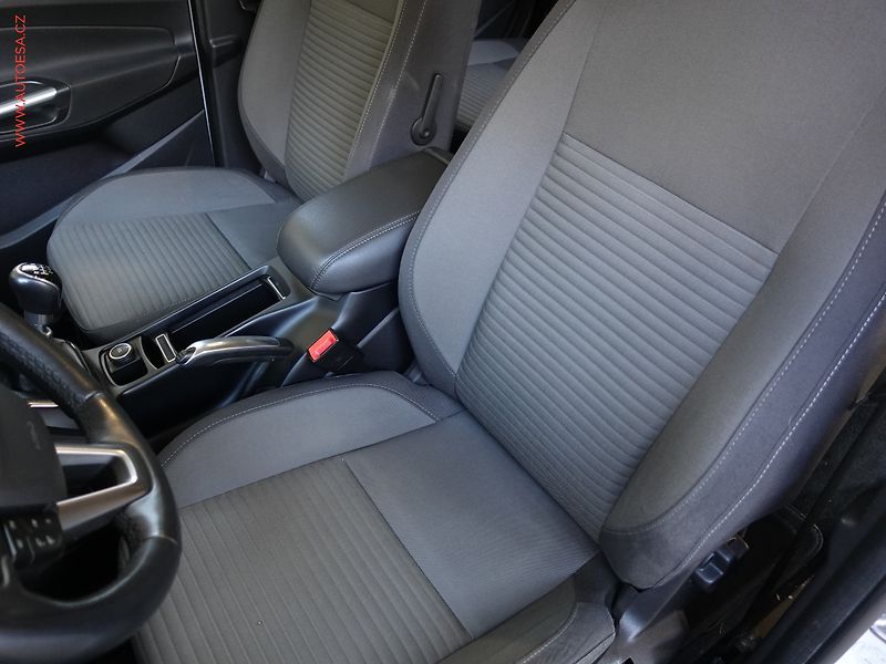 Ford C-MAX (2018) 1.0 EB, Titanium - fotka 9 z 23