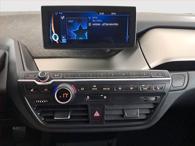 BMW i3 (2014) 60Ah BEV, SoH 79%, Automat - fotka 12 z 16