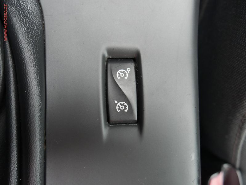 Renault Mégane (2010) 1.5 dCi, AC, temp. STK3/28 - fotka 16 z 18