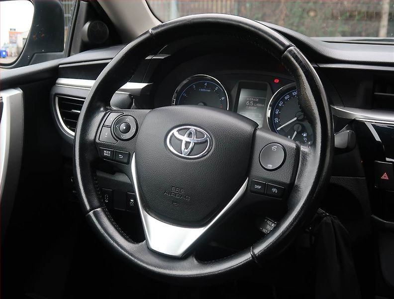 Toyota Corolla (2014) 1.6 Valvematic, Tempomat - fotka 16 z 17