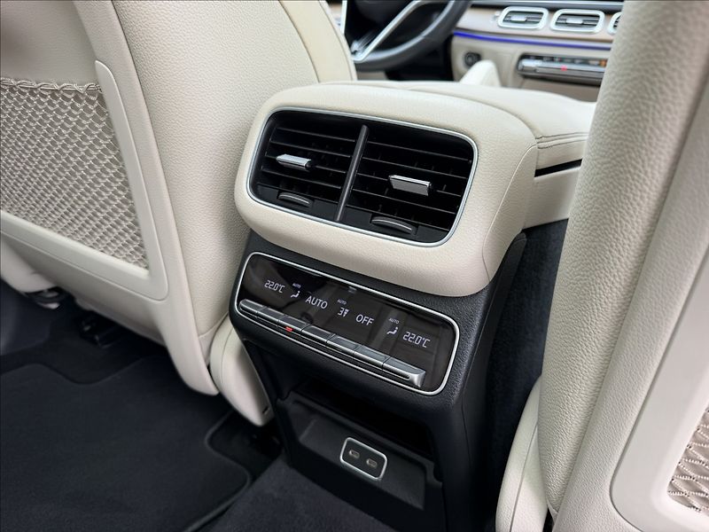 Mercedes-Benz GLE 450d AMG 4Matic Vzduch - fotka 21 z 23
