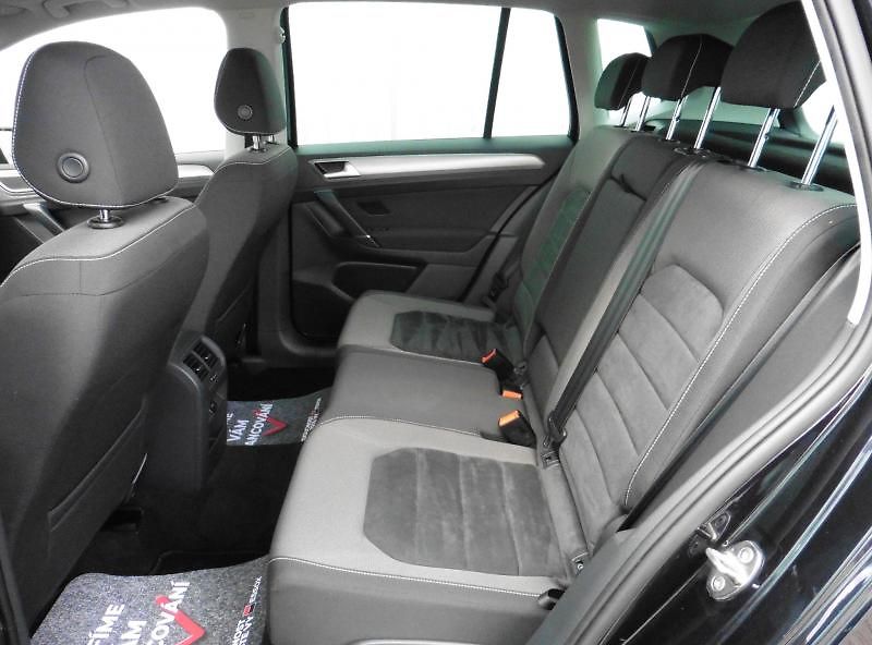 Volkswagen Golf Sportsvan 1,4 TSi Highline - fotka 9 z 17