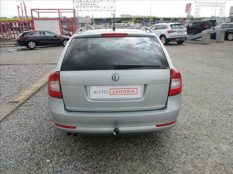 Škoda Octavia 1,4 TSI, klima,xenon,servis, - fotka 7 z 36