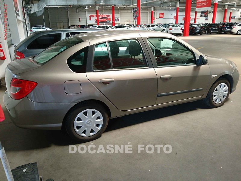 Renault Thalia (2011) 1.2 i, ČR, AC, park.asist - fotka 2 z 3