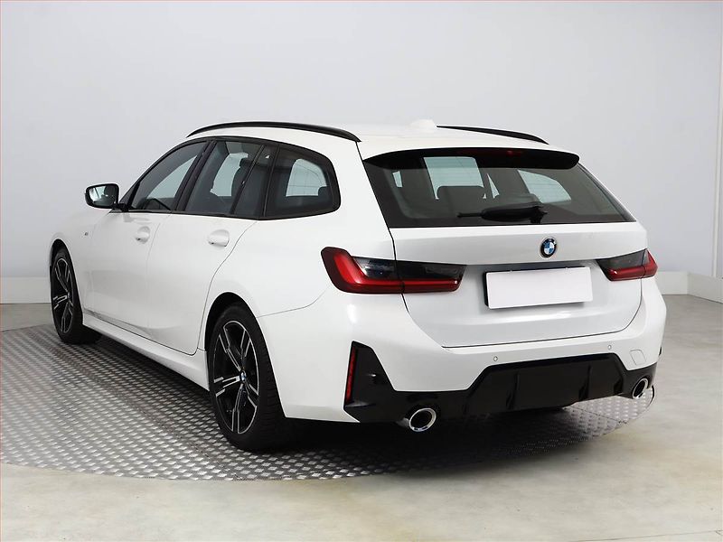 BMW Řada 3 (2022) 320 d xDrive - fotka 4 z 21