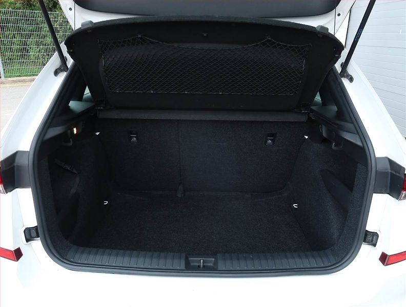 Škoda Kamiq (2020) Style Plus 1.6 TDI, Tempomat - fotka 13 z 20
