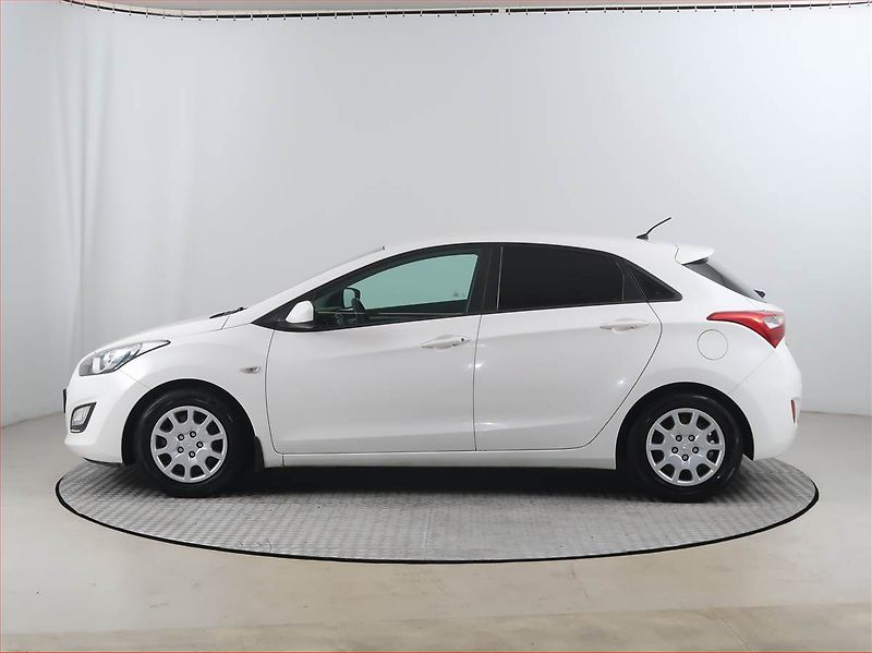 Hyundai i30 (2013) 1.4 CVVT, Park. senzory - fotka 3 z 14