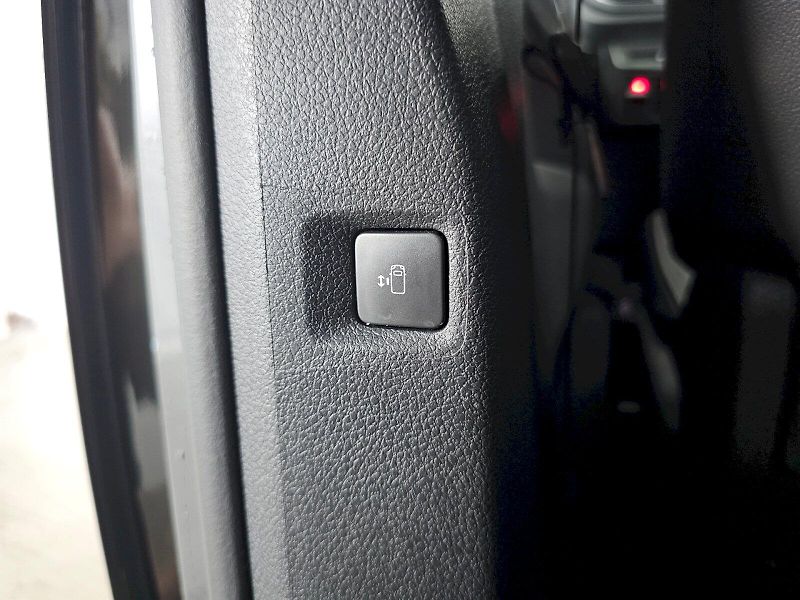 Toyota ProAce Verso (2025) L2 2.0D 180k 8AT VIP 6S SKYVIE - fotka 26 z 31