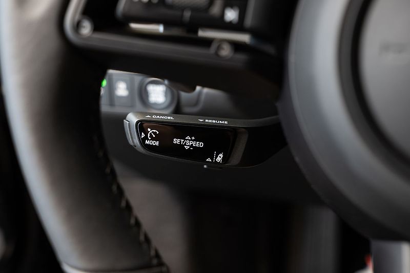 Porsche 911 (992.2) Carrera Pano/Bose/Spor - fotka 16 z 23