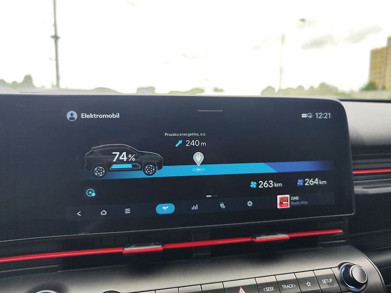 Hyundai Kona EV65kWh/150kW N-Line+ - fotka 25 z 39