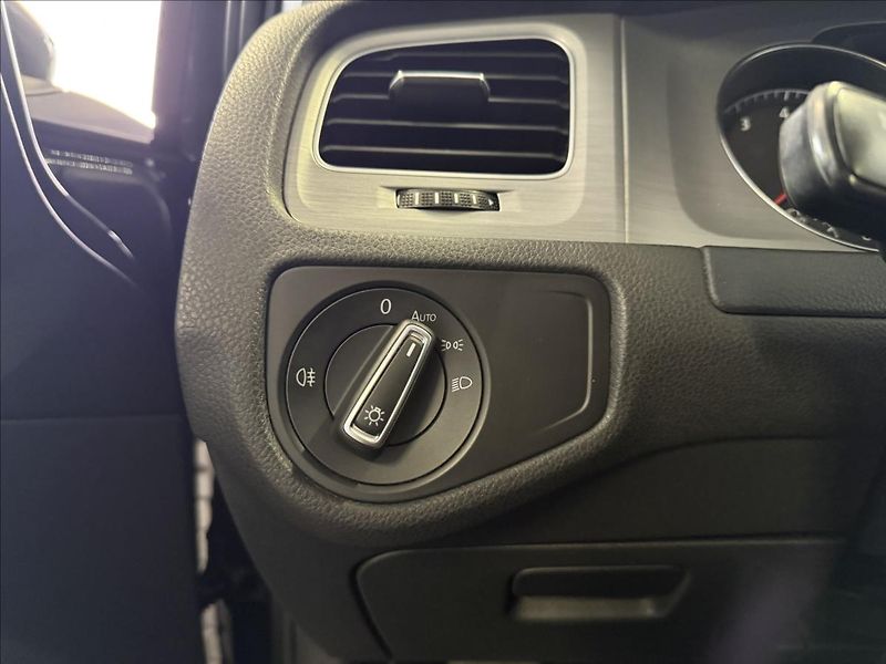 Volkswagen Golf 1,4   TSI 92kW,COMFORTLINE,2.M - fotka 11 z 23