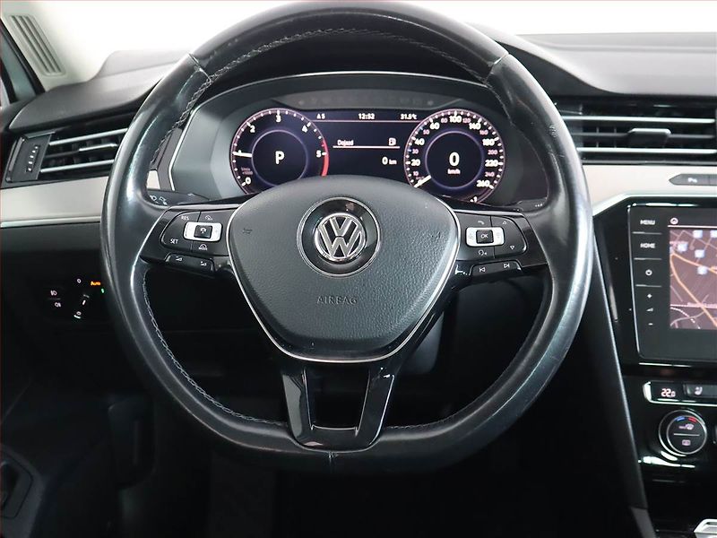 Volkswagen Passat (2018) Highline 2.0 TDI, Automat - fotka 16 z 27