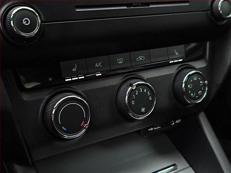 Škoda Octavia (2014) 1.4 TSI, Serv.kniha, Tempomat - fotka 15 z 15