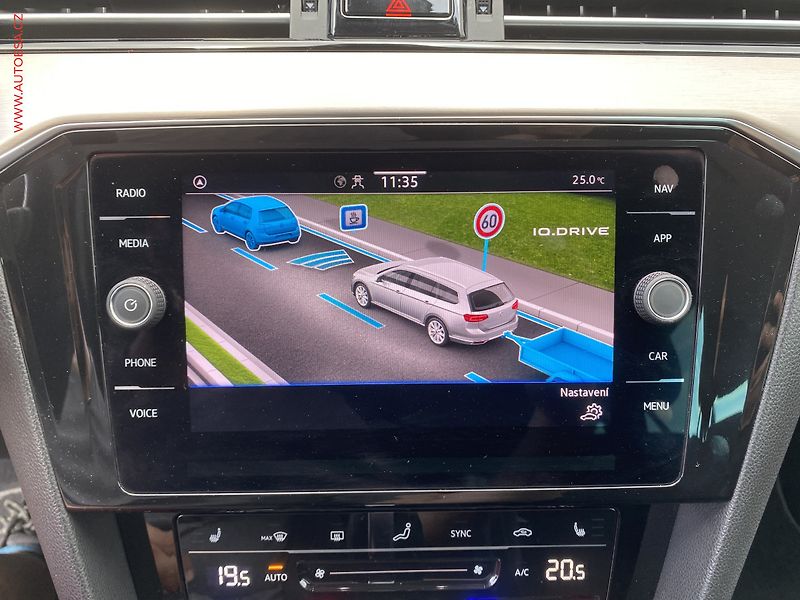 Volkswagen Passat (2020) 2.0 TDi, Elegance, DSG, LED - fotka 19 z 19