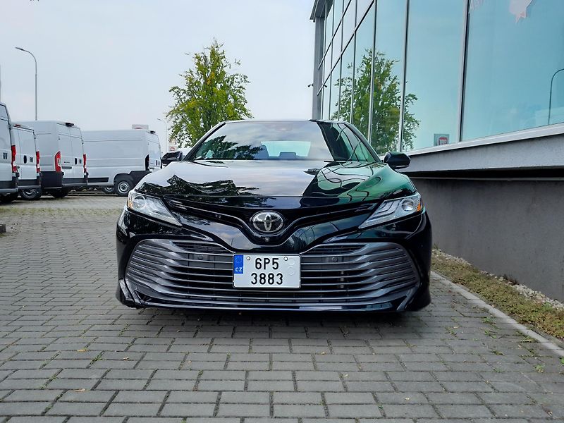 Toyota Camry (2020) XLE 3,6V6 1.maj. ČR  - fotka 7 z 41