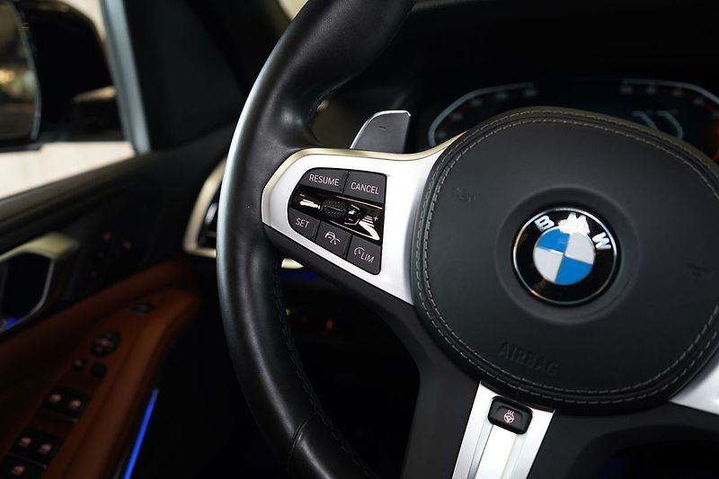 BMW X5 30d xDrive, Vzduch, Nezávislé - fotka 25 z 49