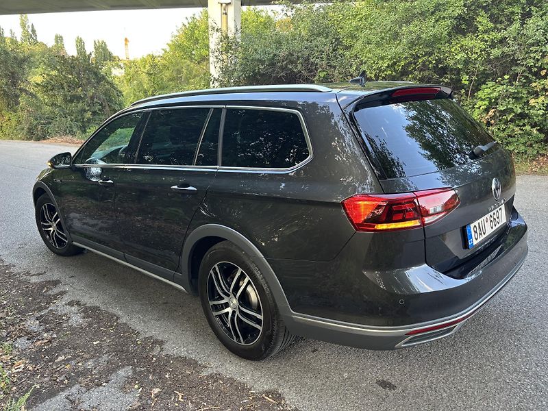 Volkswagen Passat (2021) VW Passat Alltrack 2.0 TDI 147 - fotka 4 z 19