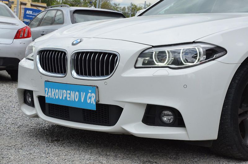 BMW Řada 5 (2016) 520d xDrive AT / ČR / M-PAKET - fotka 7 z 39
