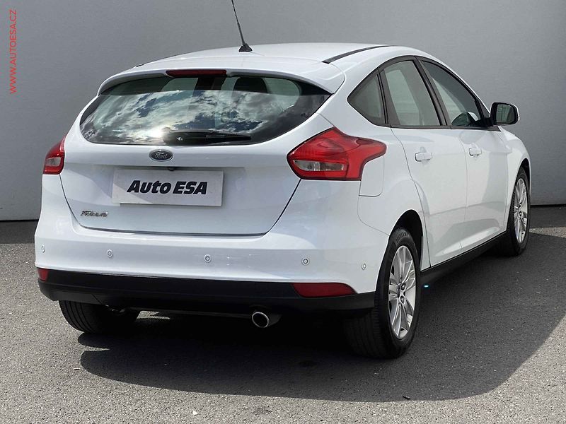 Ford Focus (2018) 2.0TDCi, AC, navi, prak.asist - fotka 4 z 20