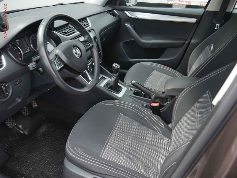 Škoda Octavia (2014) 1.2TSi, ČR, Ambition - fotka 9 z 15