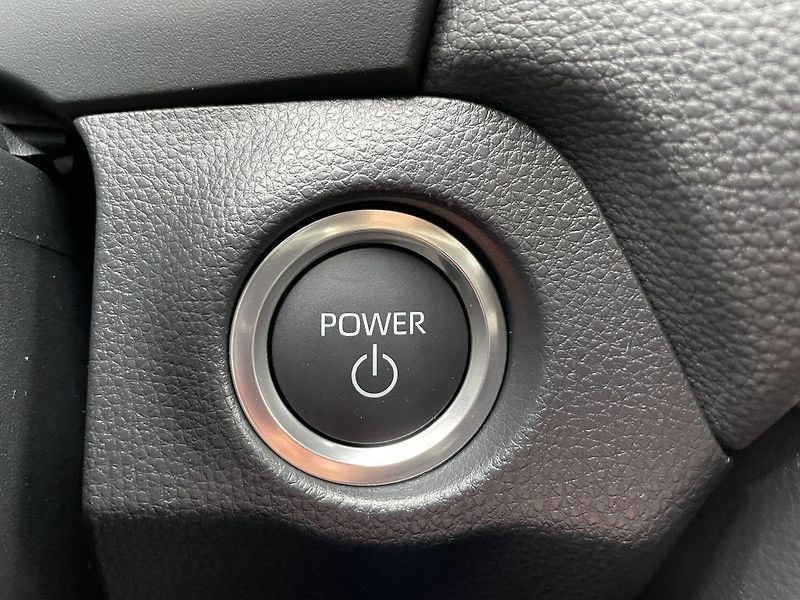 Toyota RAV4 2.5 Plug-in Hybrid ODBĚR 10/26 - fotka 27 z 34