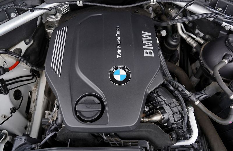 BMW X3 2.0d xDrive/manuál/navi/ČR - fotka 10 z 38