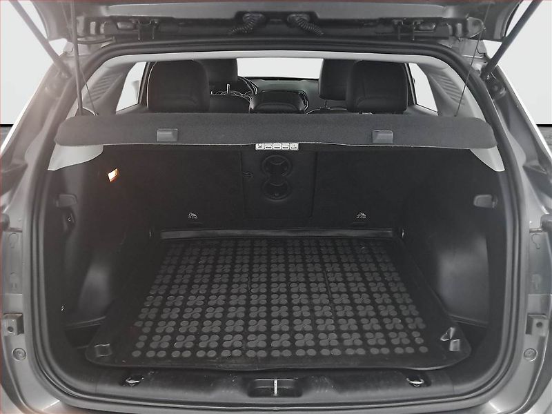 Jeep Compass (2020) 1.4 MultiAir, 4X4, Automat - fotka 14 z 17