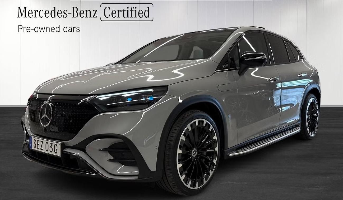 Mercedes-Benz EQE 500 4M AMG 360k. Bílý interiér