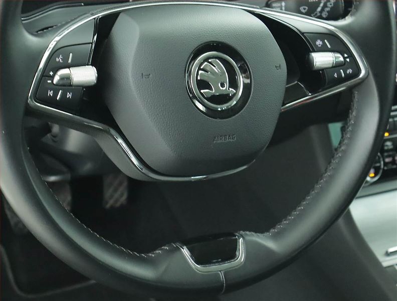 Škoda Superb (2022) Ambition 2.0 TDI - fotka 17 z 20