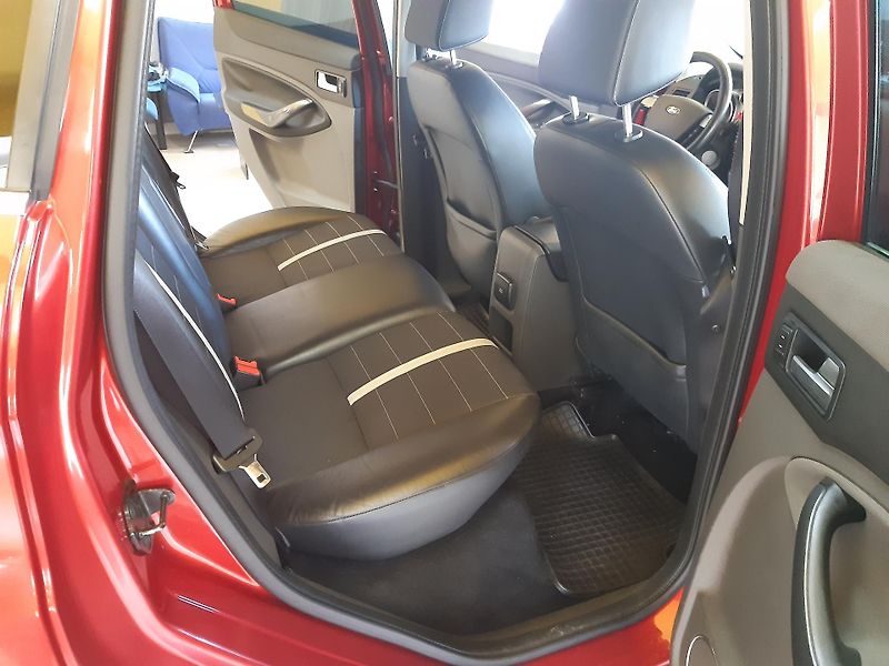 Ford Kuga 2.0 TDCI 4x4 TITANIUM - fotka 20 z 24