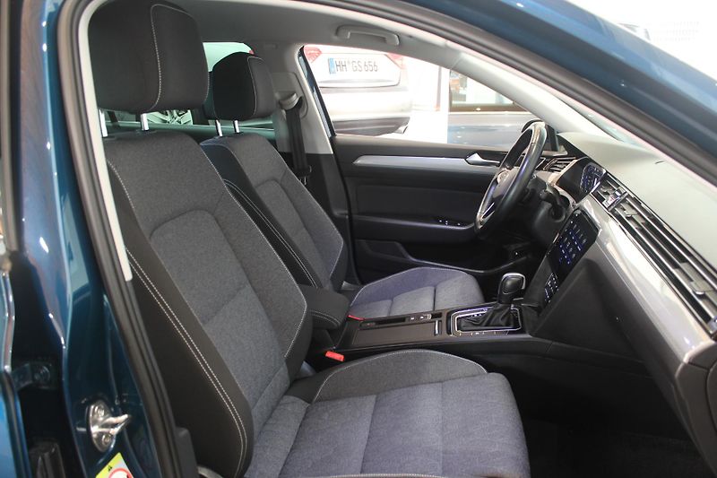 Volkswagen Passat (2023) 2.0TDI DSG Nez.Topení Matrix - fotka 23 z 39