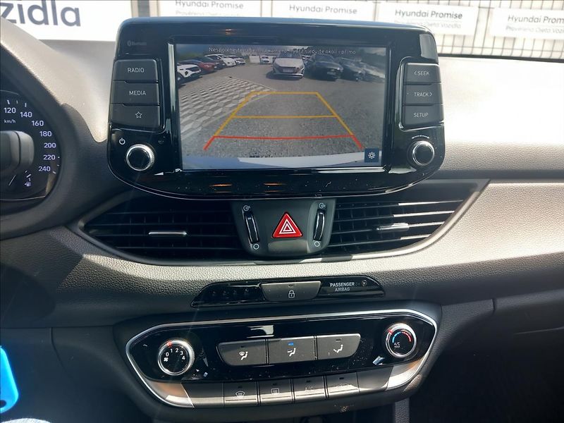 Hyundai i30 1,0 T-GDI COMFORT DCT - fotka 20 z 20