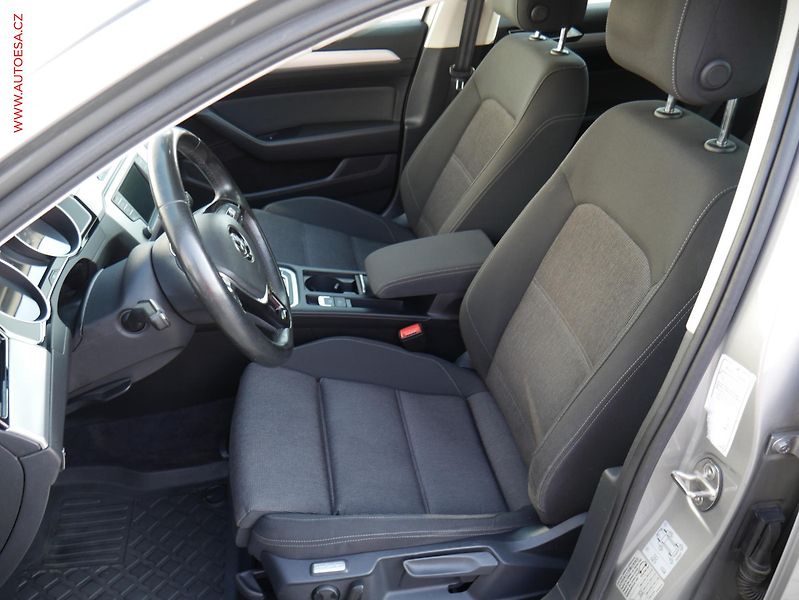 Volkswagen Passat (2017) 2.0 TDi, 1.maj, Comfortline - fotka 9 z 19