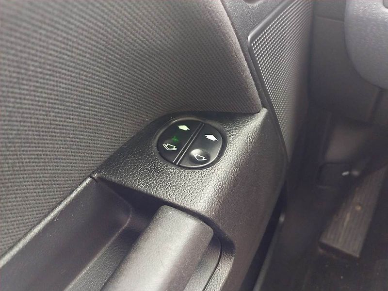 Ford Fusion (2010) 1.4, nová STK, jezdí výborně - fotka 15 z 17