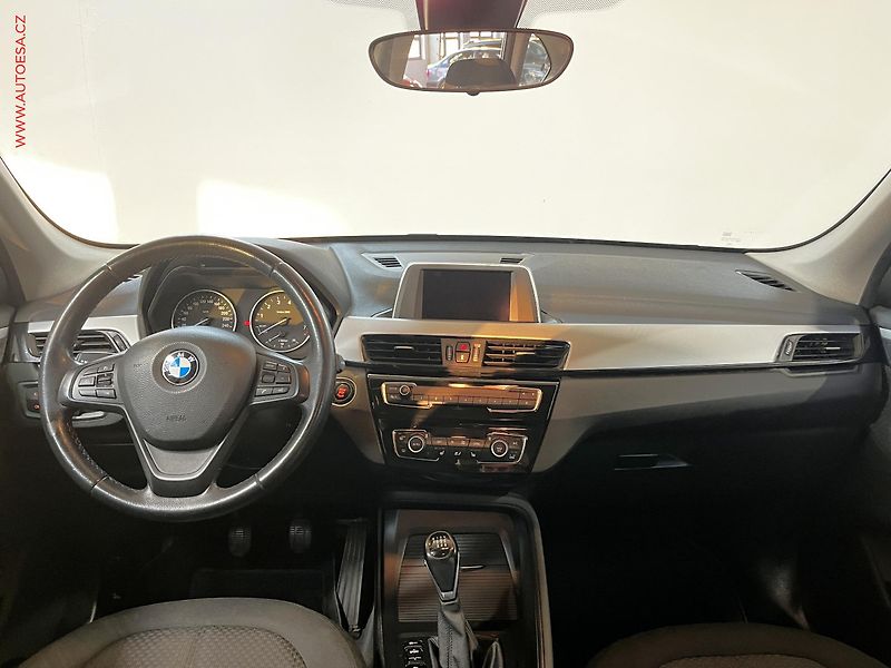 BMW X1 (2017) 1.5i, Klima - fotka 8 z 19