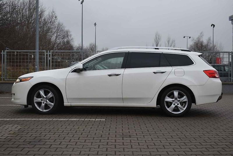 Tentokrát jsem otestoval dvanáctiletý kombík Honda Accord
