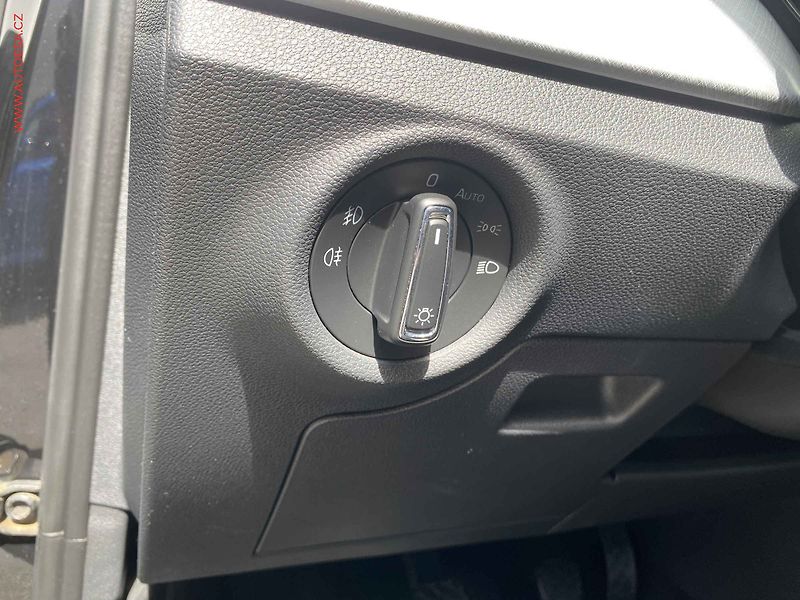 Škoda Kamiq (2023) 1.5 TSi, Ambition, LED - fotka 15 z 17