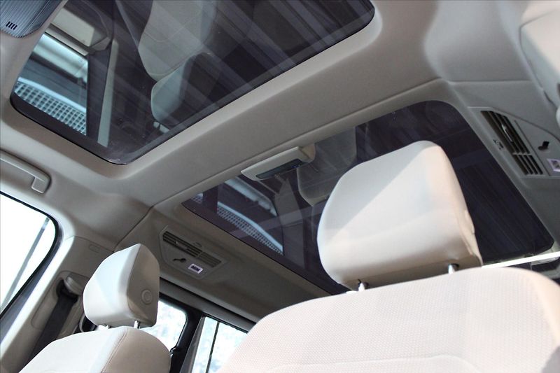 Volkswagen Multivan TDi DSG Edition Pano/HUD/HarKa - fotka 10 z 37