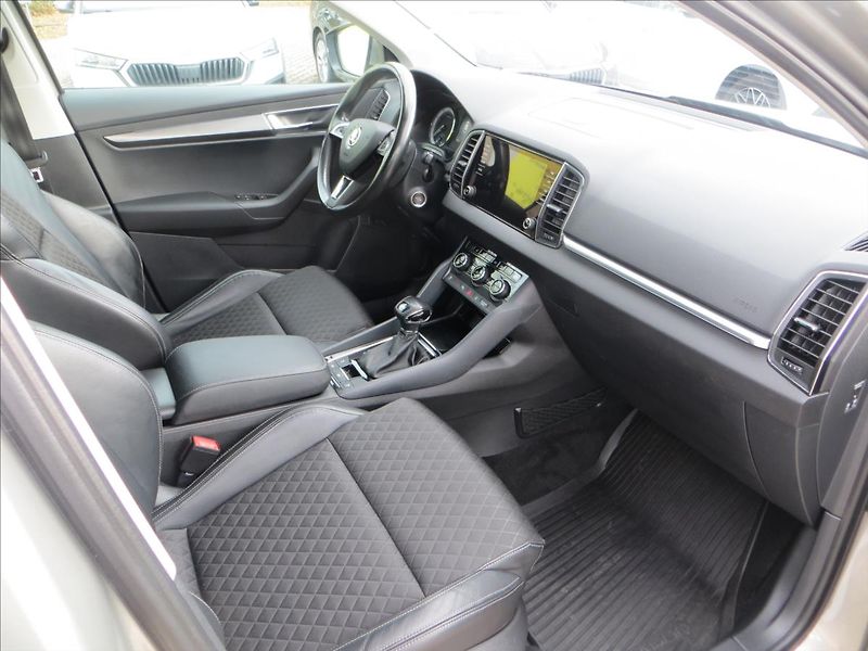 Škoda Karoq 1,5 TSI Style 110kW DSG WEBAST - fotka 13 z 33