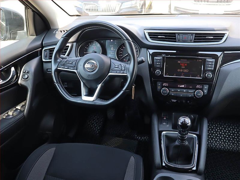 Nissan Qashqai (2021) 1.3 DIG-T, Serv.kniha - fotka 7 z 18