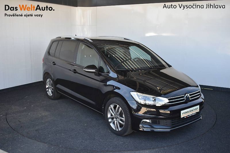 Volkswagen Touran (2023) 1.5TSI 110kW DSG, LED - fotka 9 z 26