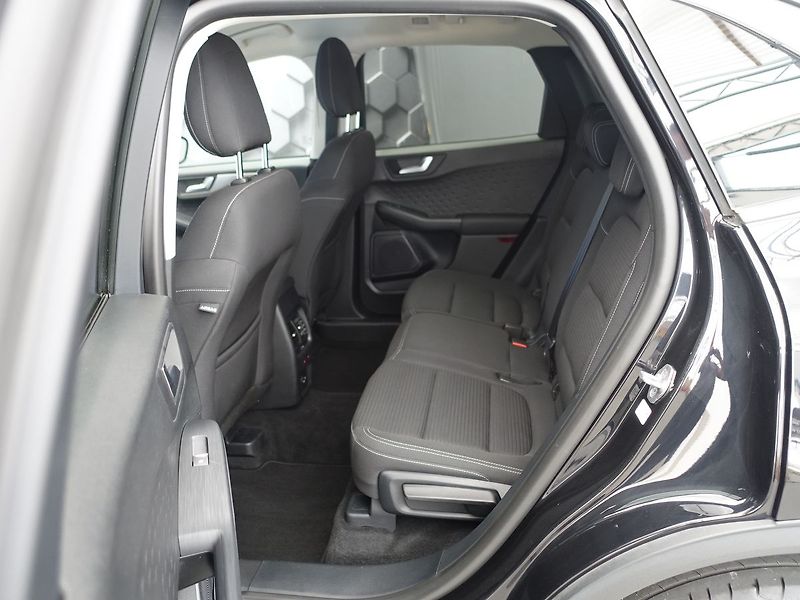 Ford Kuga 110 kw, Titanium, manuál - fotka 27 z 37