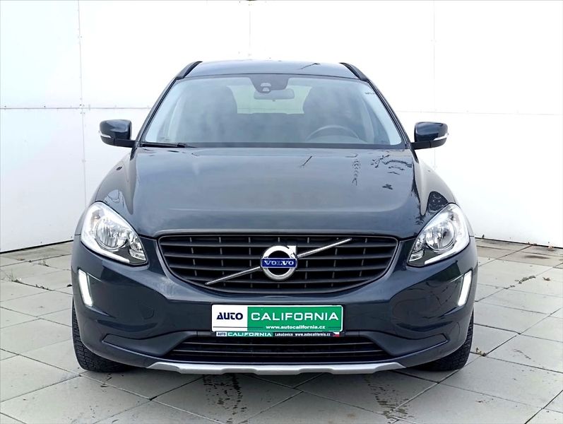 Volvo XC60 2,4 D4 Automat.4x4,Navi,Kůže, - fotka 3 z 32