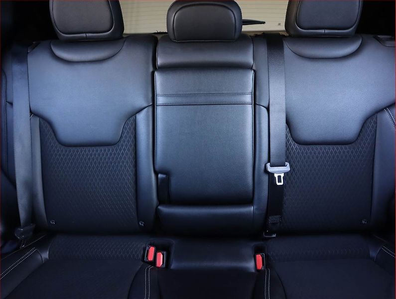 Jeep Compass (2022) 1.3 T-GDI, Automat, Serv.kniha - fotka 10 z 23