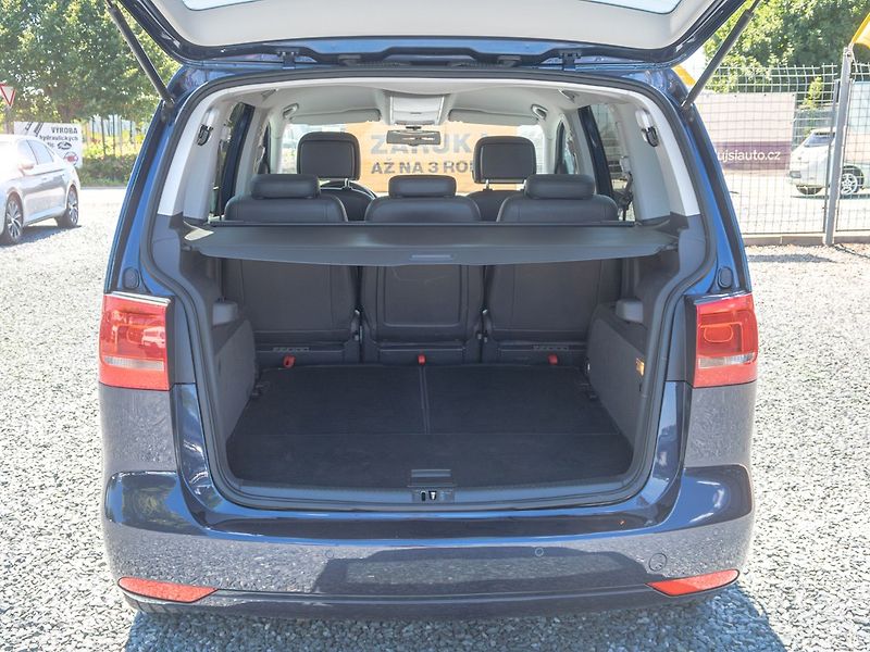 Volkswagen Touran (2014) 1.6TDI HG NAVI – 7 SEDADEL - fotka 40 z 47