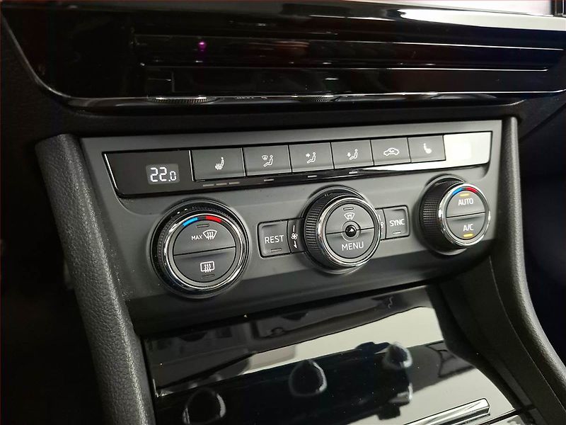 Škoda Superb (2015) 2.0 TDI 4x4, 4X4, Kůže, Navi - fotka 16 z 24