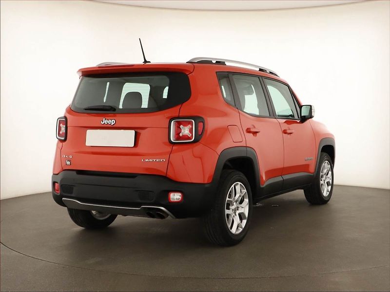 Jeep Renegade (2015) 1.4 MultiAir, 4X4, Automat - fotka 5 z 15