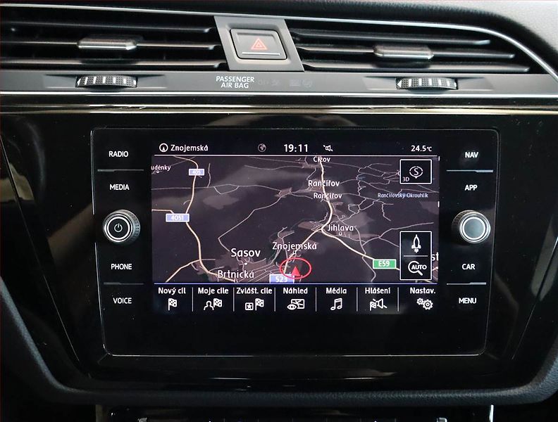 Volkswagen Touran (2017) 2.0 TDI, Automat, Navi - fotka 19 z 29