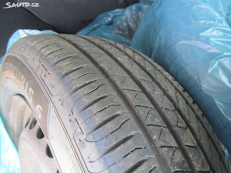 Ford S-MAX 2,0TDCi-96KW-AUTOMAT - fotka 11 z 24