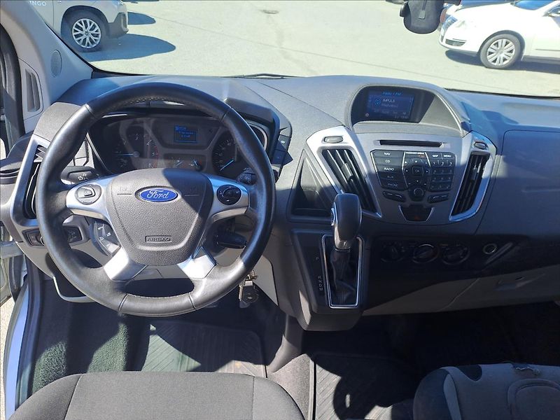 Ford Tourneo Custom 2,0 TDCI 9 MÍST - fotka 10 z 21